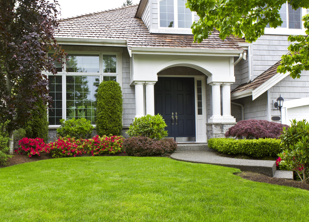Web Stone Depot Landscaping Supplies South Lyon Michigan Spring Landscaping Front Yard Flower Beds Front yard spring landscaping
